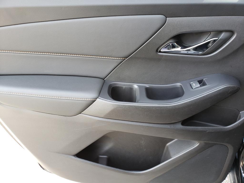 used 2021 Chevrolet Traverse car, priced at $24,092