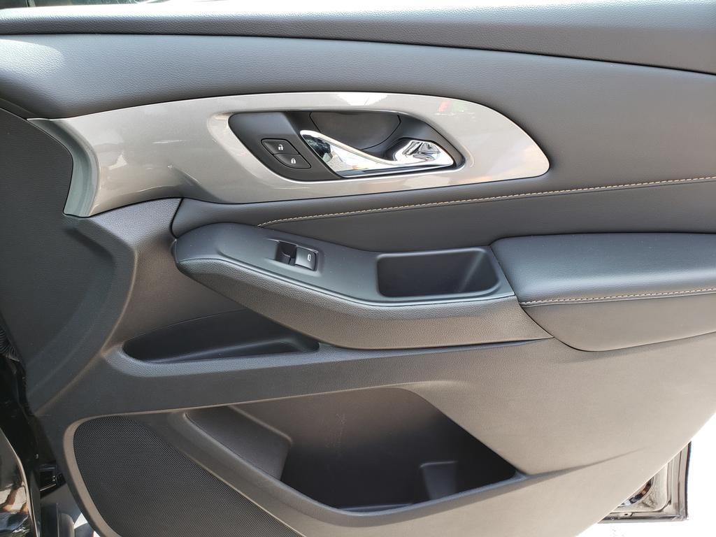 used 2021 Chevrolet Traverse car, priced at $24,092