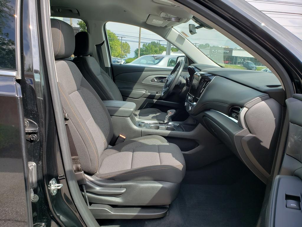 used 2021 Chevrolet Traverse car, priced at $24,092