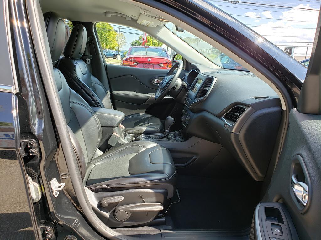 used 2019 Jeep Cherokee car, priced at $15,193