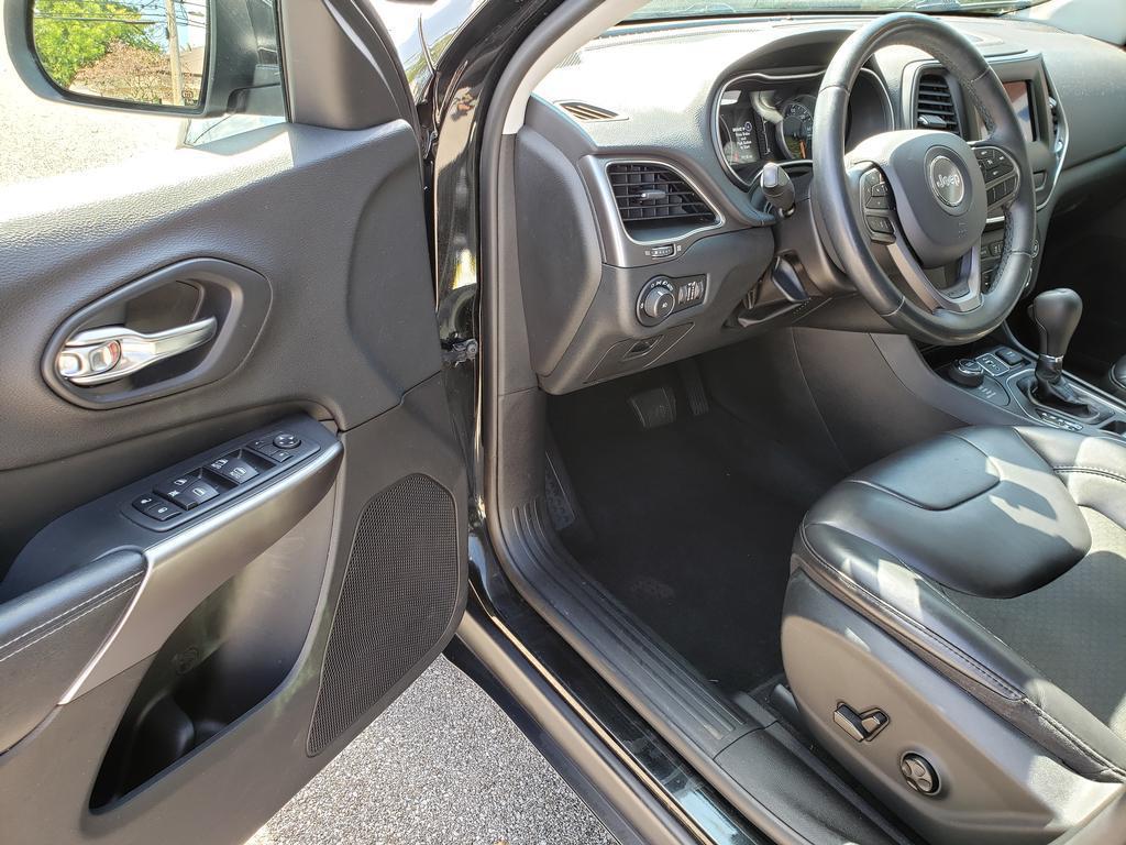 used 2019 Jeep Cherokee car, priced at $15,193