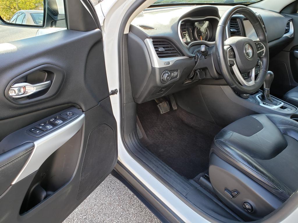 used 2018 Jeep Cherokee car, priced at $12,295