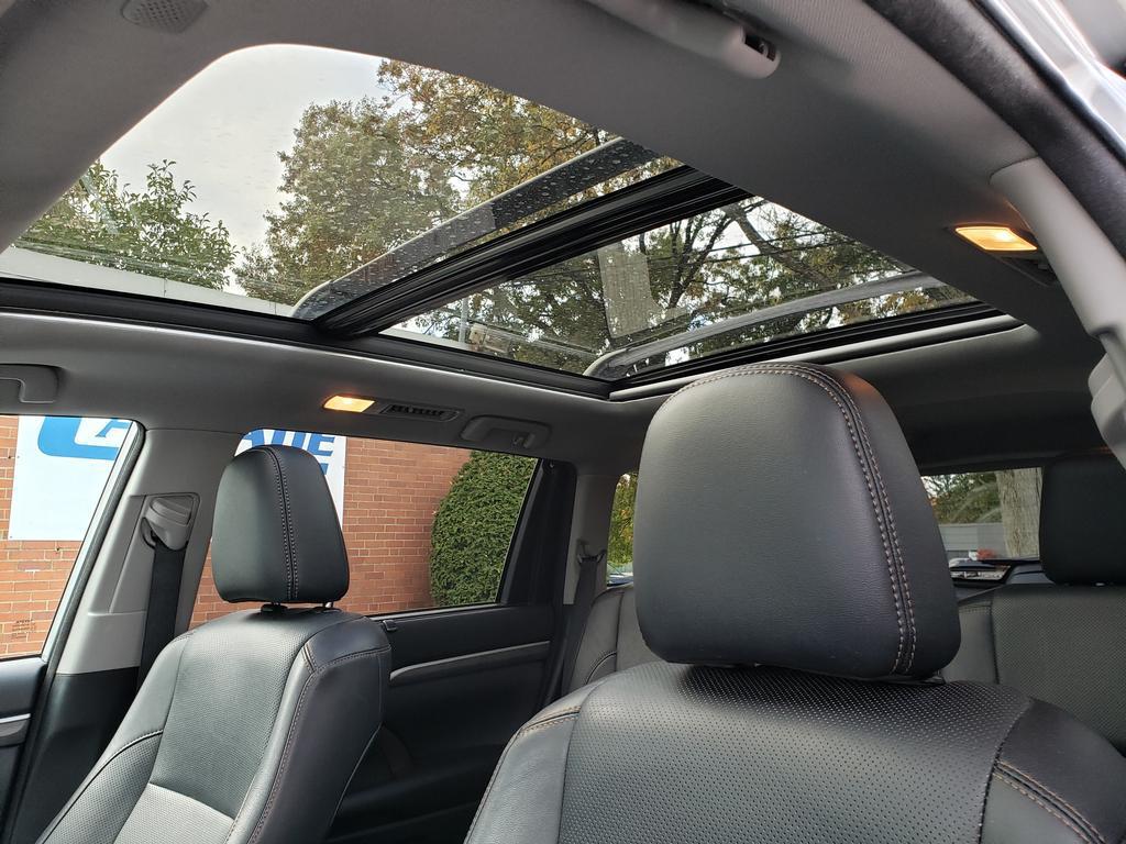 used 2018 Toyota Highlander car, priced at $22,495