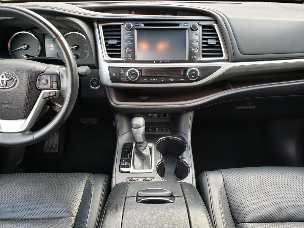 used 2018 Toyota Highlander car, priced at $22,495