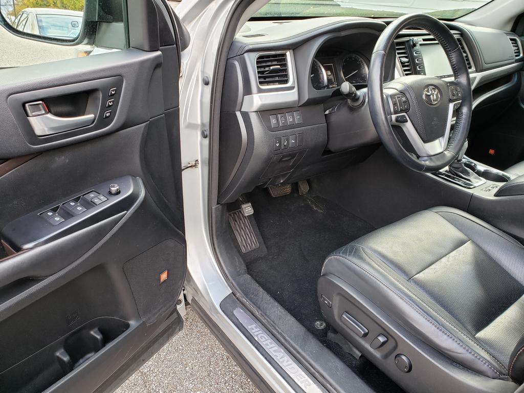 used 2018 Toyota Highlander car, priced at $22,495