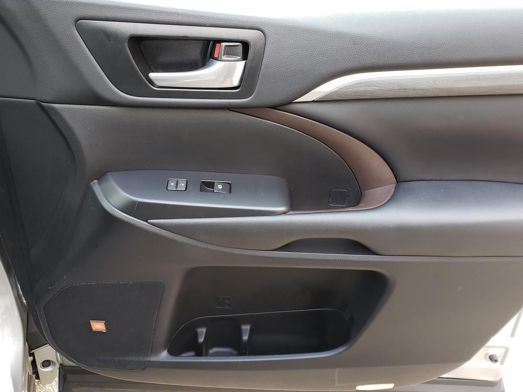 used 2018 Toyota Highlander car, priced at $22,495