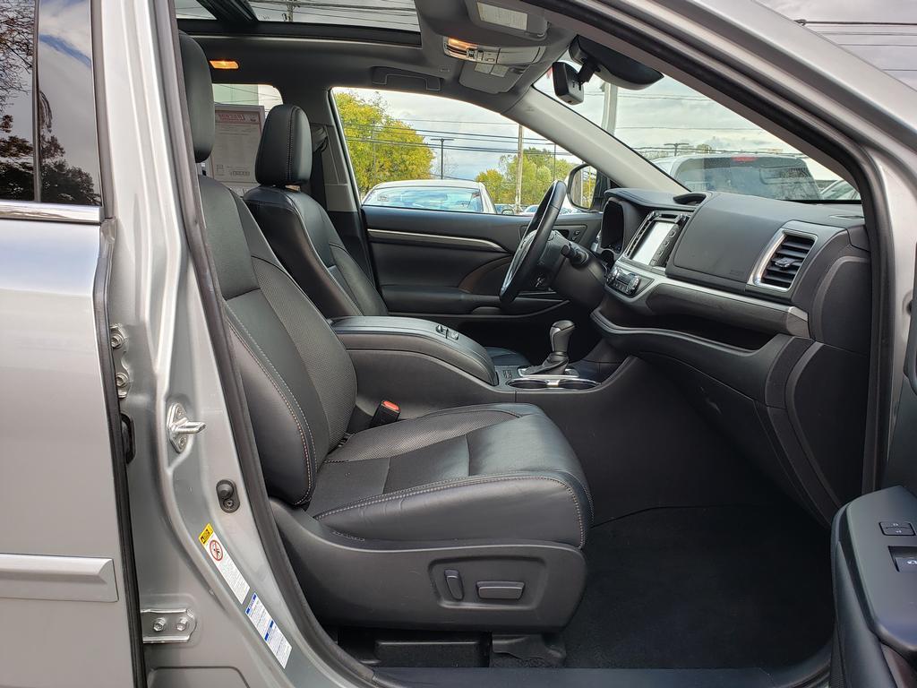 used 2018 Toyota Highlander car, priced at $22,495
