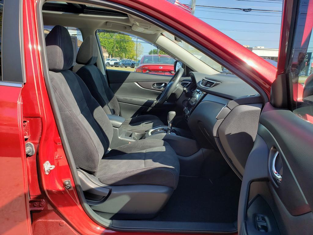 used 2016 Nissan Rogue car, priced at $10,999