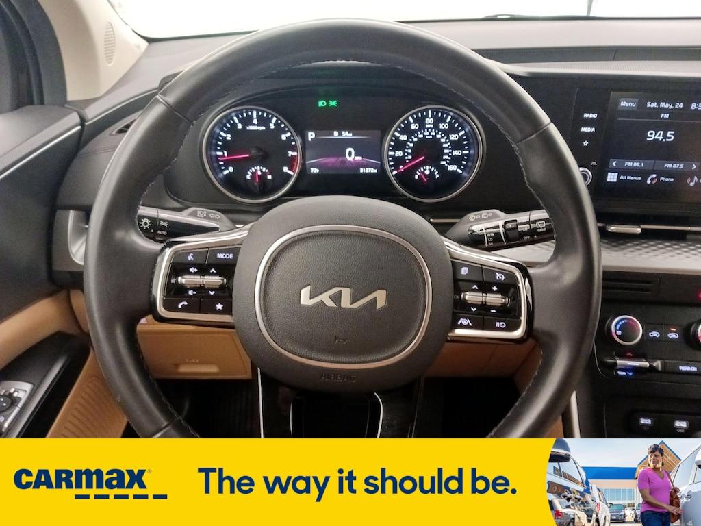 used 2024 Kia Carnival car, priced at $33,998