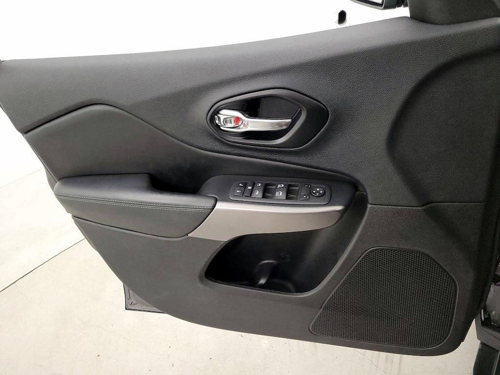 used 2022 Jeep Cherokee car, priced at $24,998