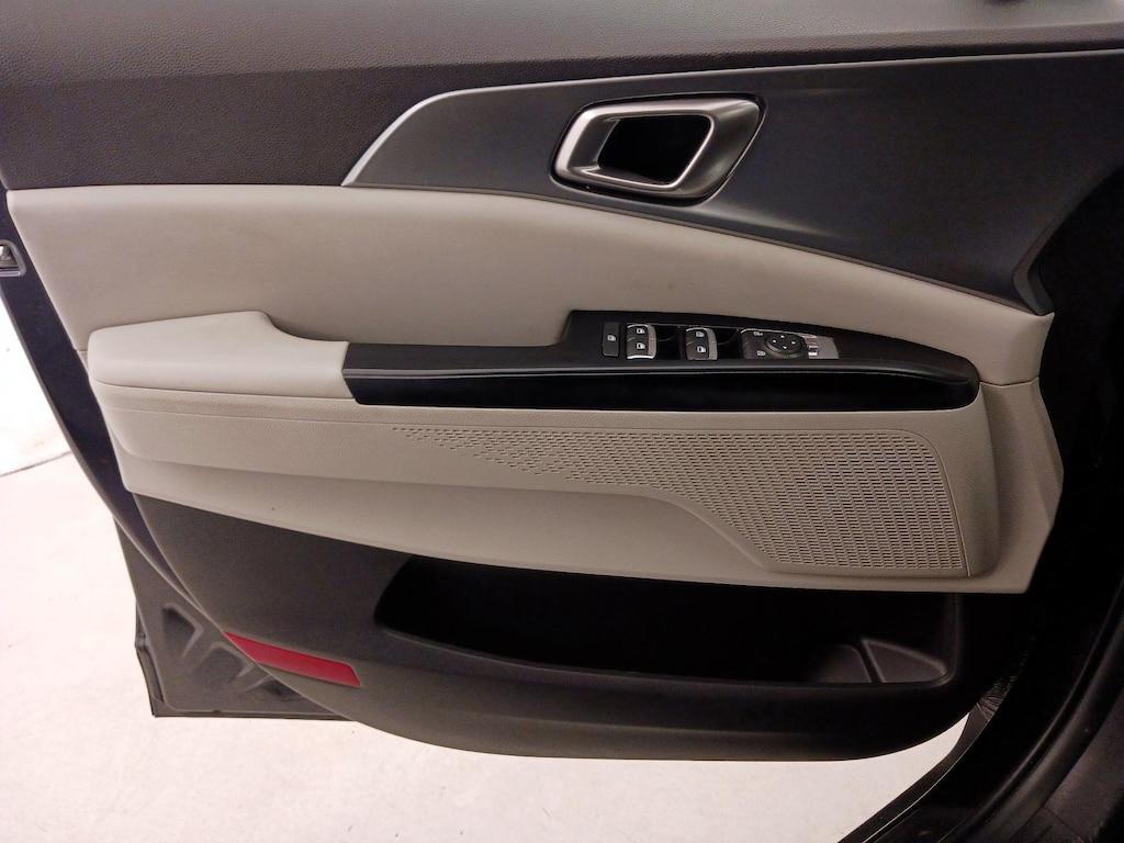 used 2023 Kia Carnival car, priced at $28,998