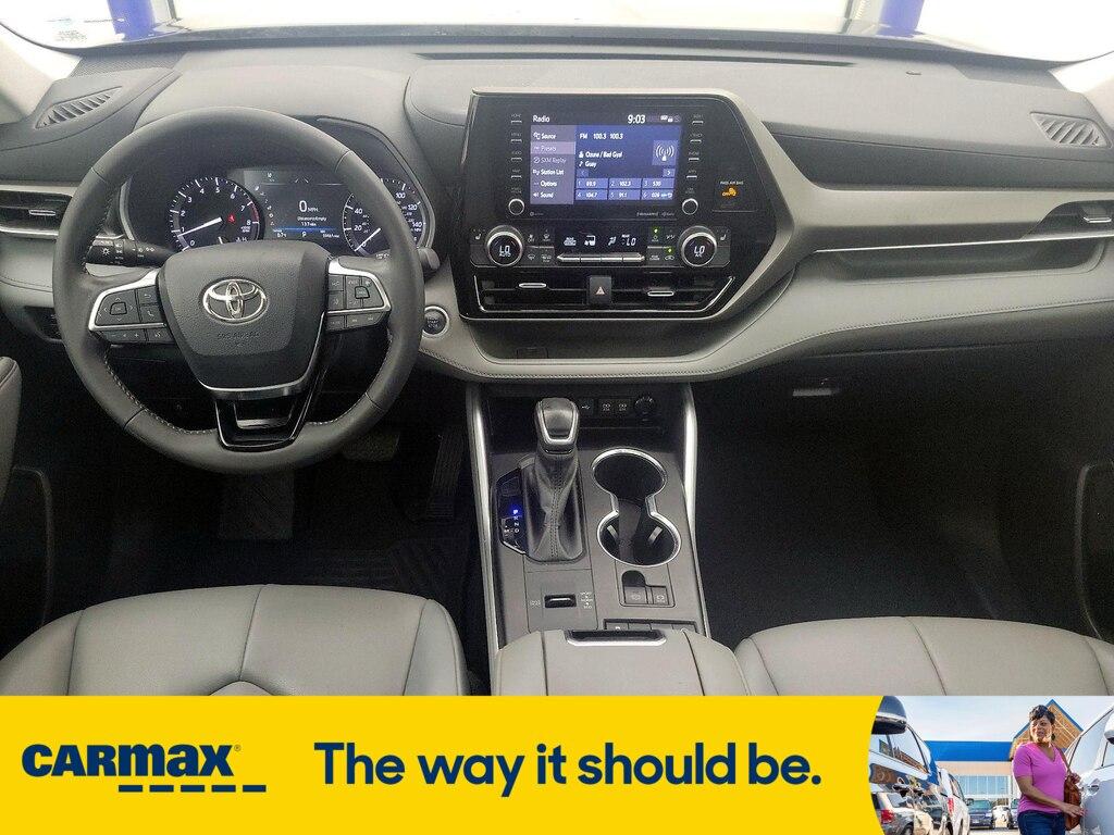 used 2021 Toyota Highlander car, priced at $30,998