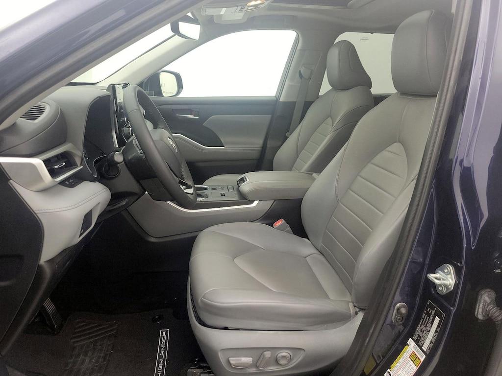 used 2021 Toyota Highlander car, priced at $30,998