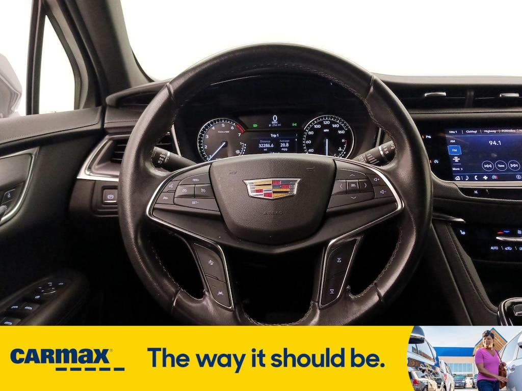 used 2022 Cadillac XT5 car, priced at $27,998