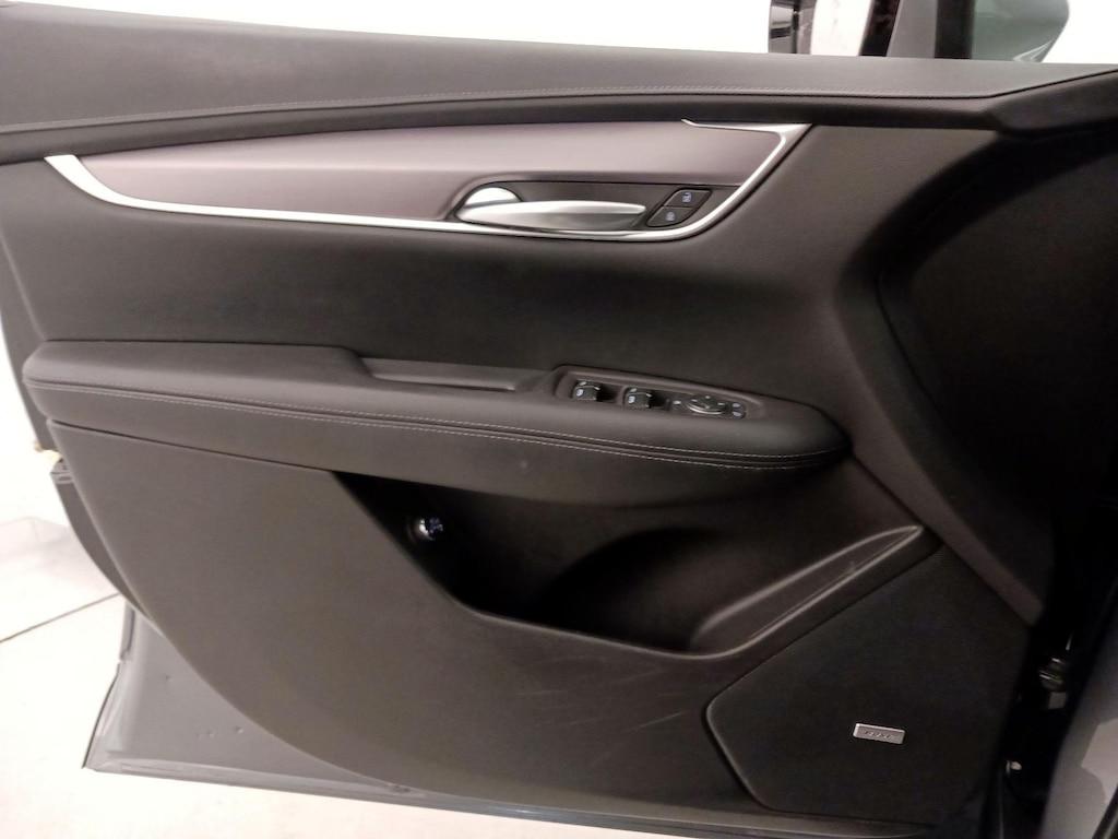 used 2022 Cadillac XT5 car, priced at $27,998