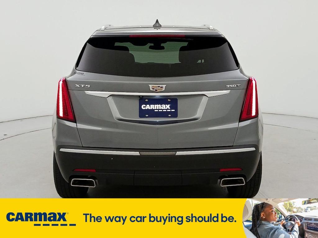 used 2022 Cadillac XT5 car, priced at $27,998