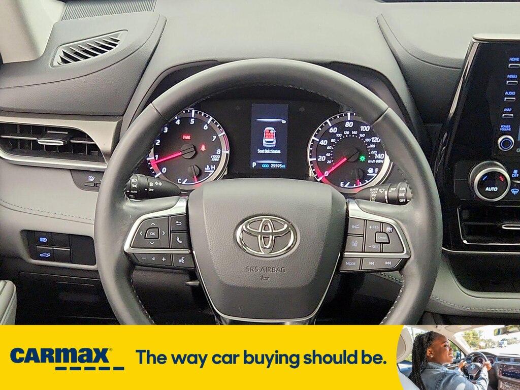 used 2021 Toyota Highlander car, priced at $29,998
