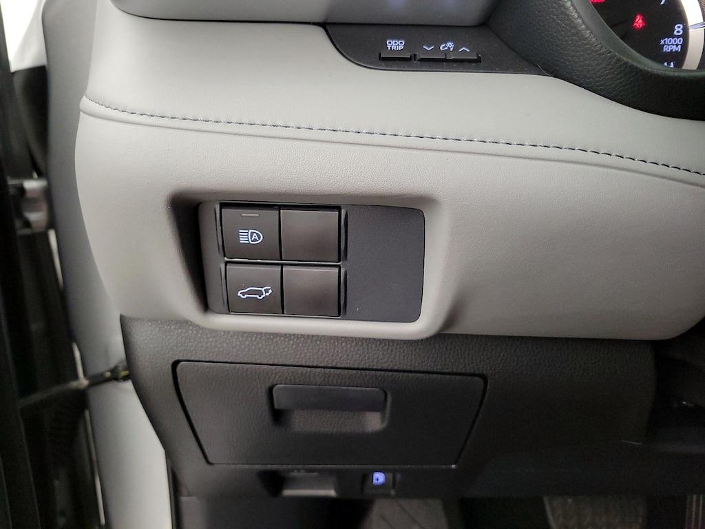 used 2021 Toyota Highlander car, priced at $30,998