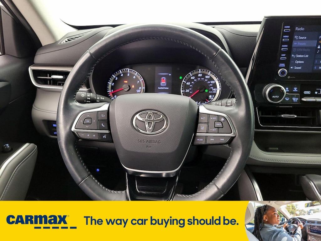 used 2021 Toyota Highlander car, priced at $30,998
