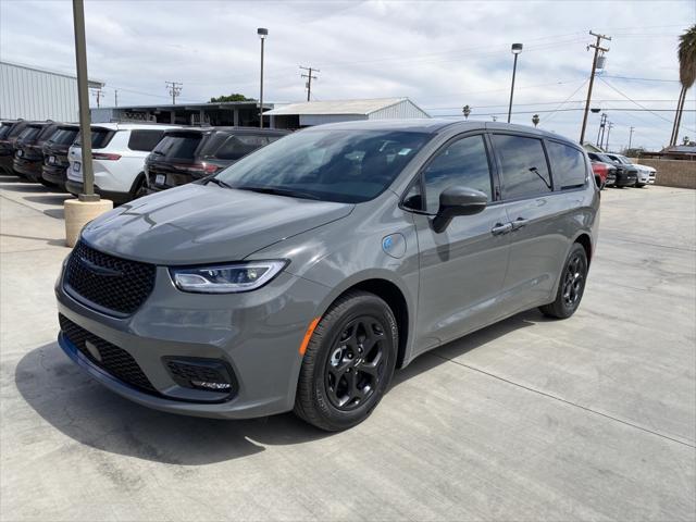 new 2023 Chrysler Pacifica Hybrid car, priced at $34,958