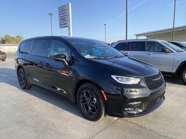 new 2023 Chrysler Pacifica Hybrid car, priced at $34,720