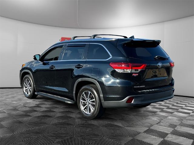 used 2017 Toyota Highlander car