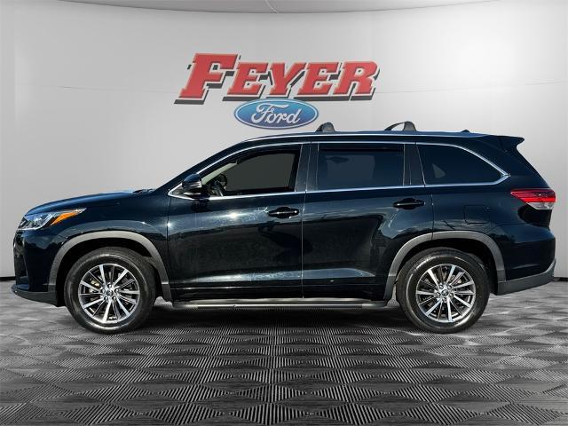 used 2017 Toyota Highlander car