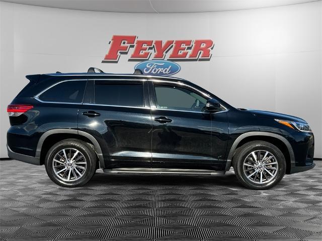 used 2017 Toyota Highlander car