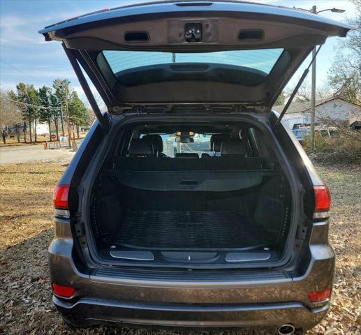 used 2016 Jeep Grand Cherokee car, priced at $17,495