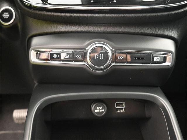 used 2021 Volvo XC40 car, priced at $22,500