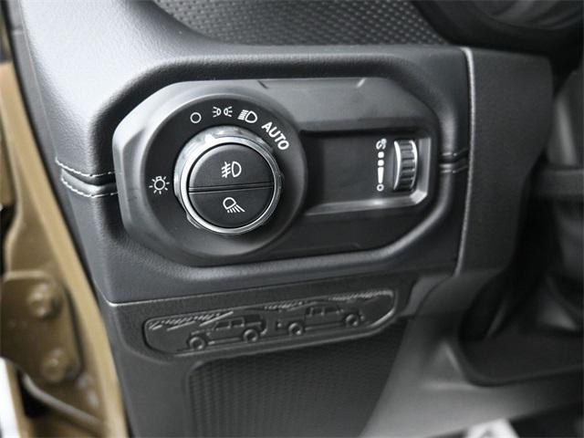 new 2025 Jeep Gladiator car, priced at $46,847