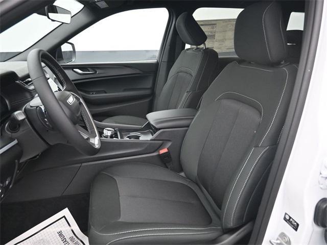 new 2025 Jeep Grand Cherokee car, priced at $38,757