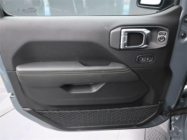 new 2025 Jeep Gladiator car, priced at $42,841