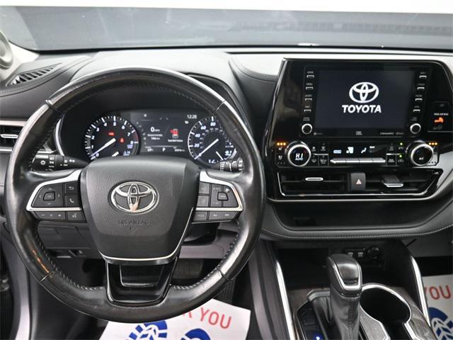 used 2021 Toyota Highlander car, priced at $30,700