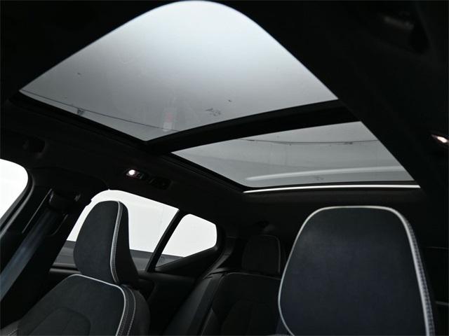 used 2022 Volvo XC40 car, priced at $21,900