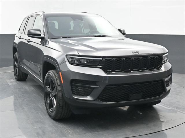 new 2025 Jeep Grand Cherokee car, priced at $41,932