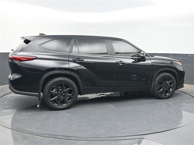 used 2023 Toyota Highlander car, priced at $25,000