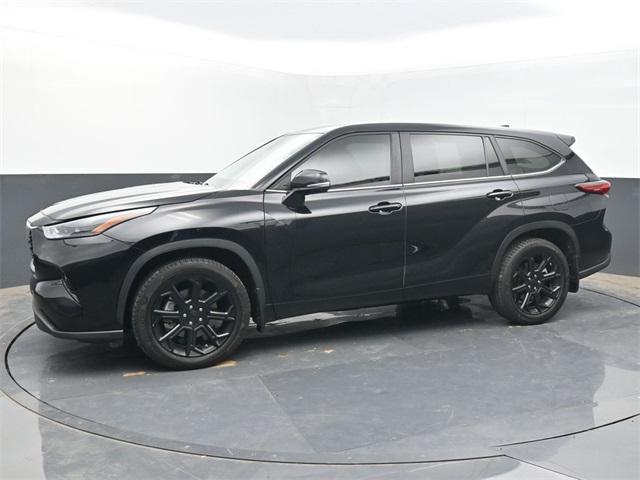 used 2023 Toyota Highlander car, priced at $25,000