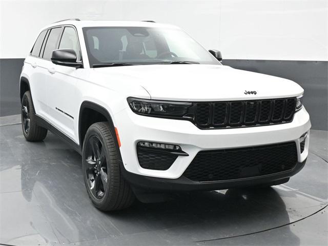 new 2025 Jeep Grand Cherokee car, priced at $51,122