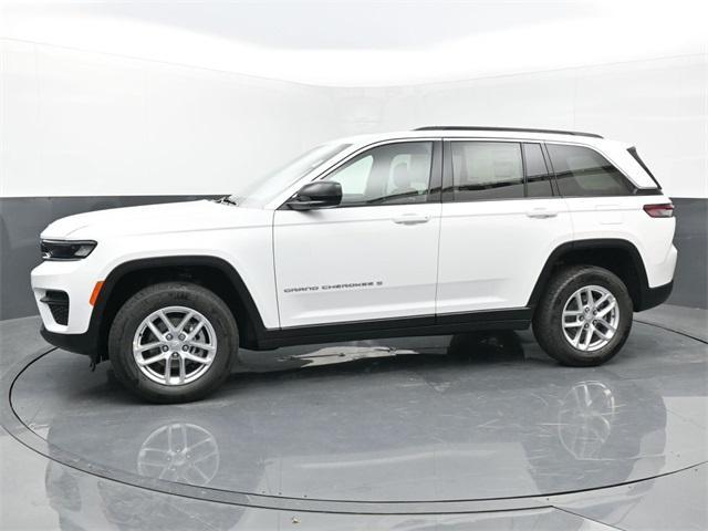 new 2025 Jeep Grand Cherokee car, priced at $38,337