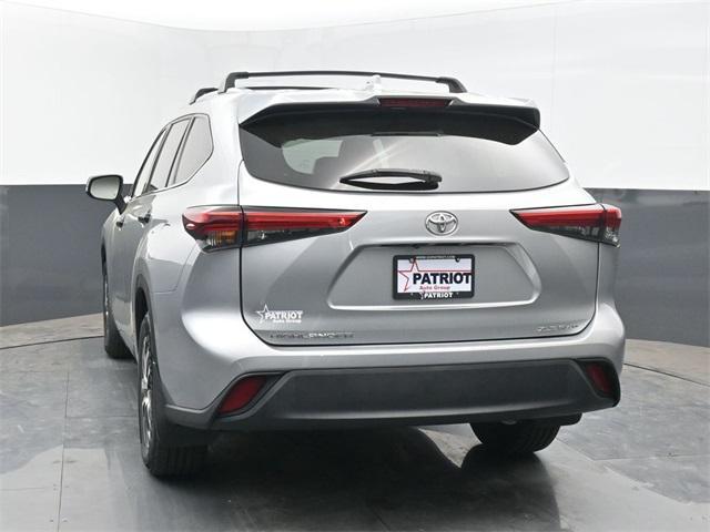 used 2021 Toyota Highlander car, priced at $30,000