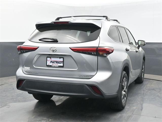 used 2021 Toyota Highlander car, priced at $30,000