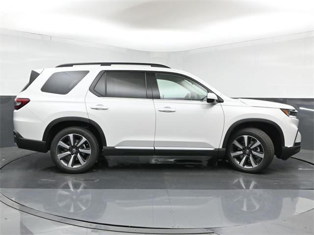 used 2025 Honda Pilot car, priced at $42,005