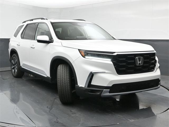 used 2025 Honda Pilot car, priced at $42,005