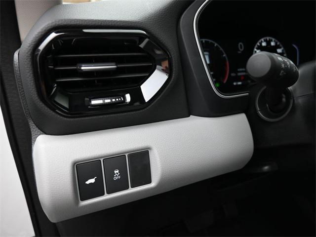 used 2025 Honda Pilot car, priced at $42,005