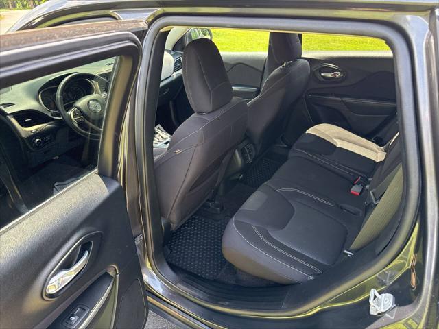 used 2015 Jeep Cherokee car, priced at $6,991