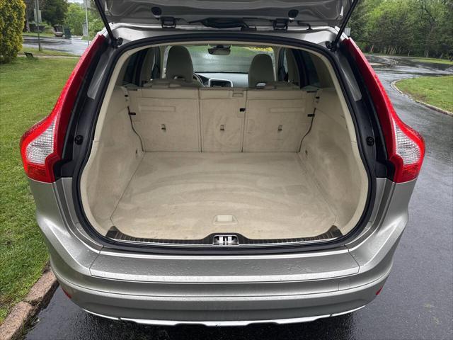 used 2015 Volvo XC60 car, priced at $11,491
