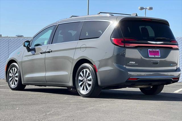 used 2021 Chrysler Pacifica Hybrid car, priced at $23,887