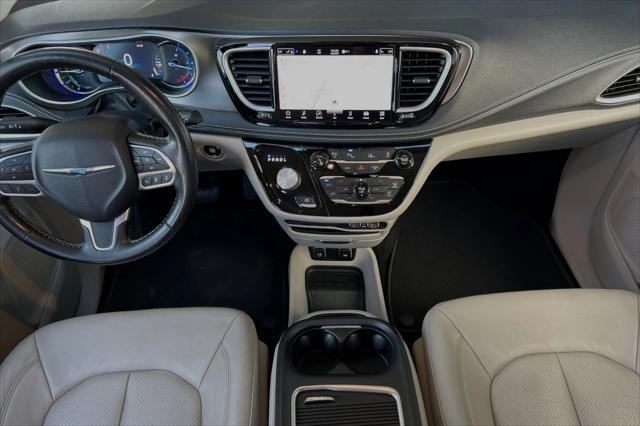 used 2021 Chrysler Pacifica Hybrid car, priced at $25,994