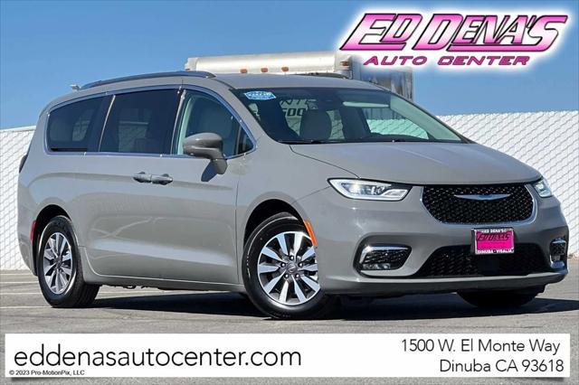 used 2021 Chrysler Pacifica Hybrid car, priced at $25,994